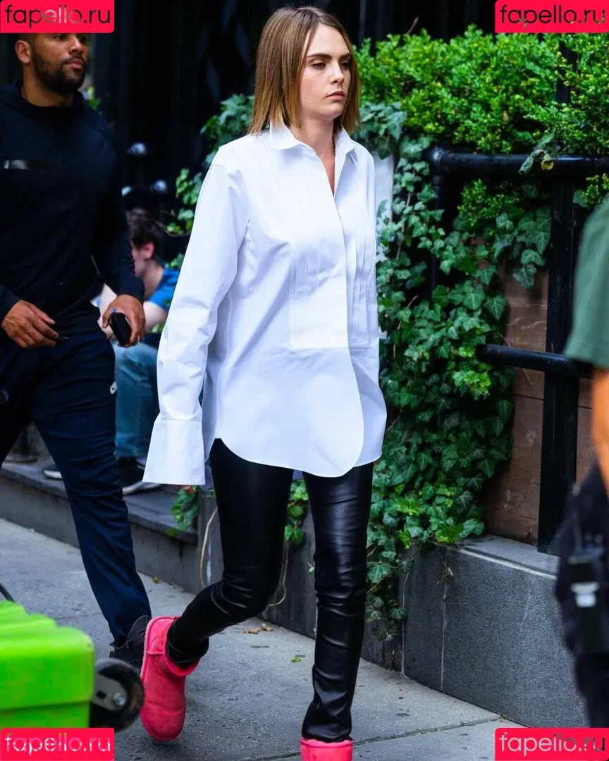 Cara Delevingne / caradelevingne Onlyfans Photo Gallery 