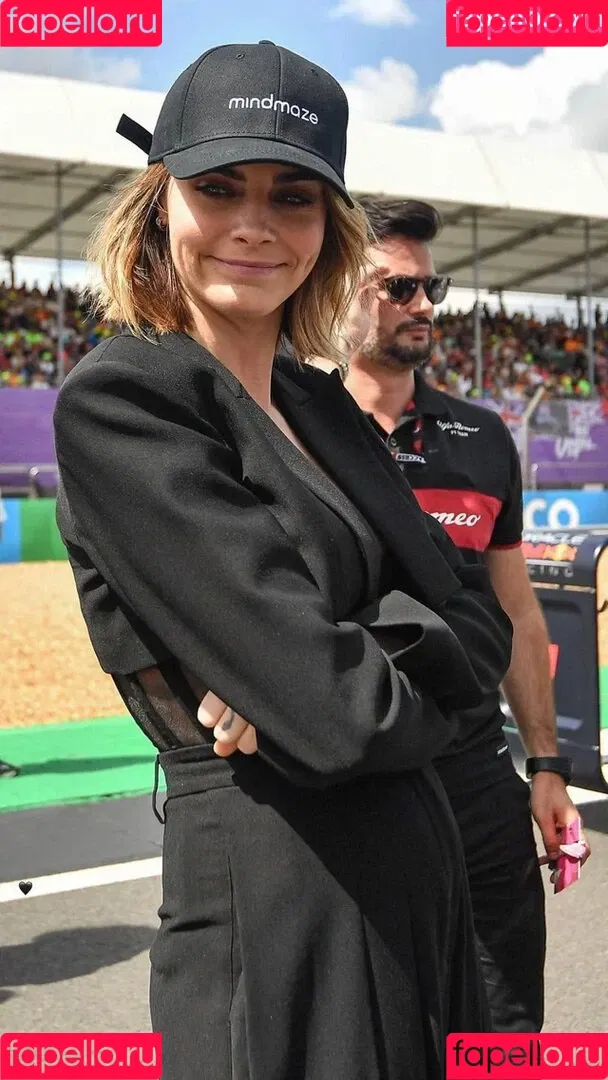 Cara Delevingne / caradelevingne Onlyfans Photo Gallery 