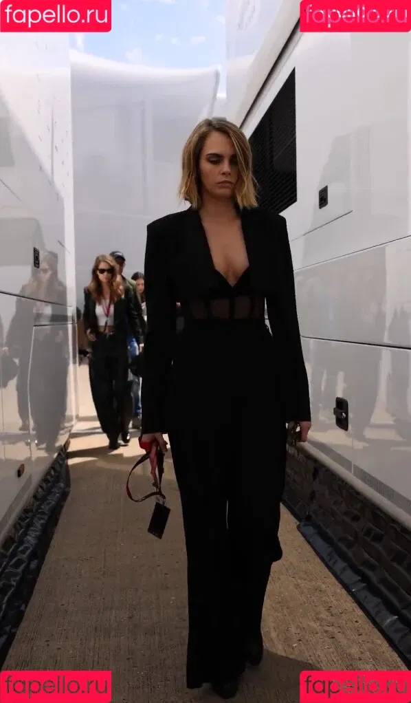 Cara Delevingne / caradelevingne Onlyfans Photo Gallery 