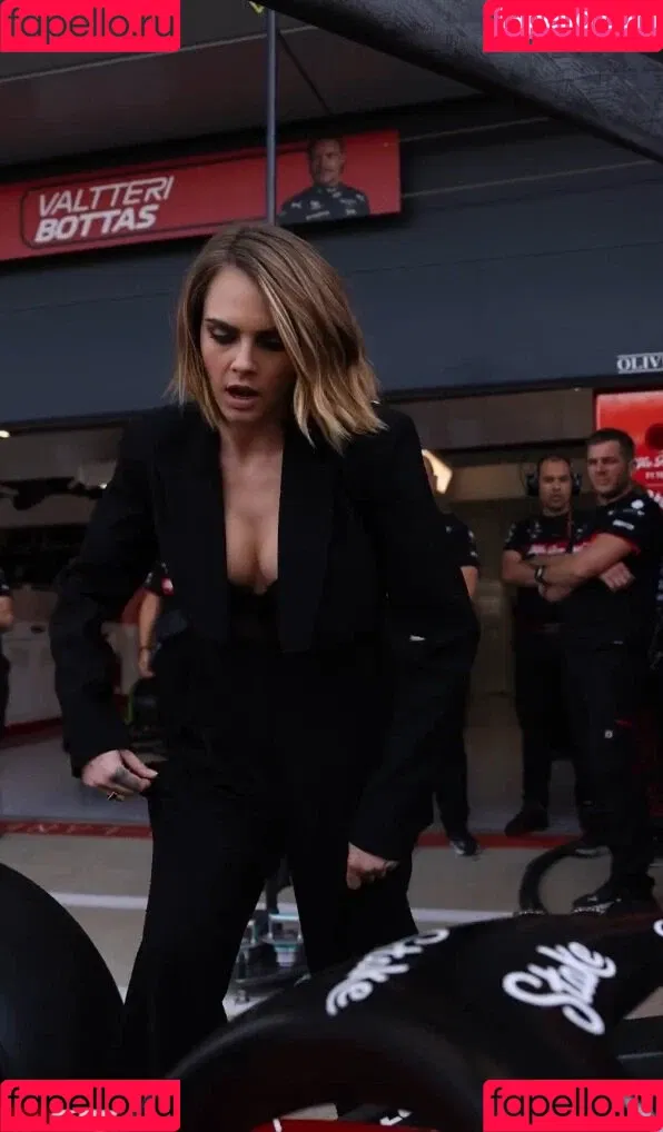 Cara Delevingne / caradelevingne Onlyfans Photo Gallery 