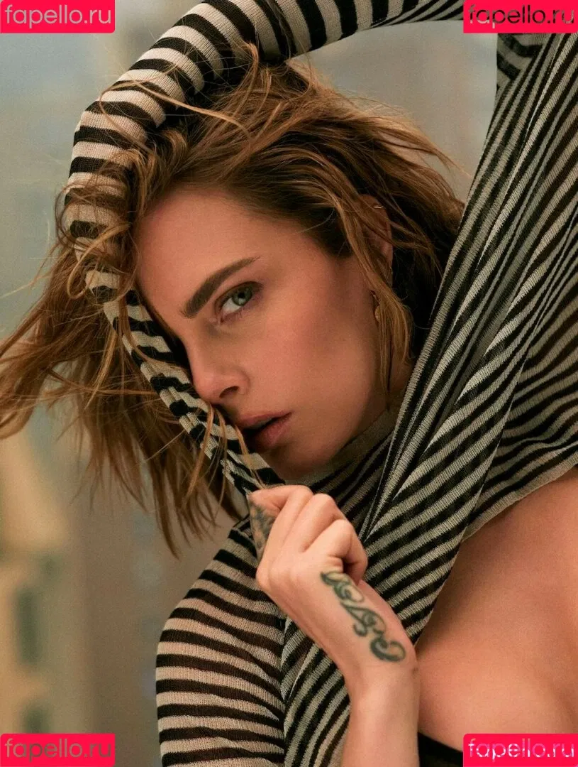 Cara Delevingne / caradelevingne Onlyfans Photo Gallery 