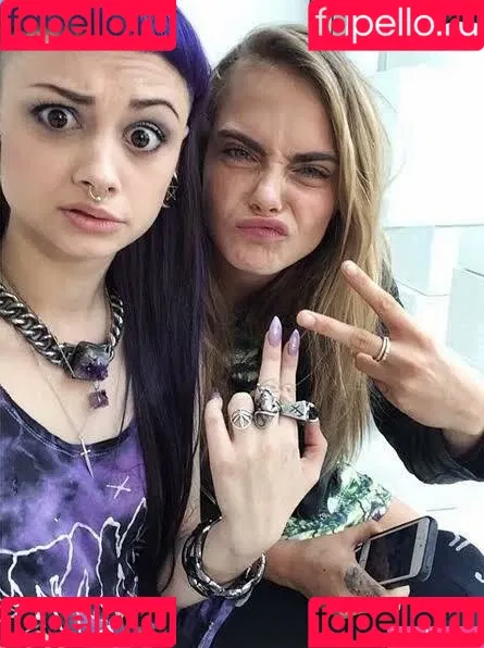 Cara Delevingne / caradelevingne Onlyfans Photo Gallery 