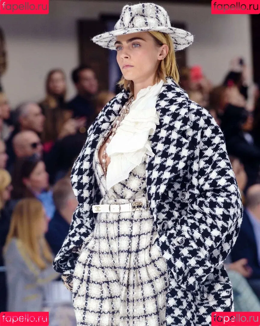 Cara Delevingne / caradelevingne Onlyfans Photo Gallery 