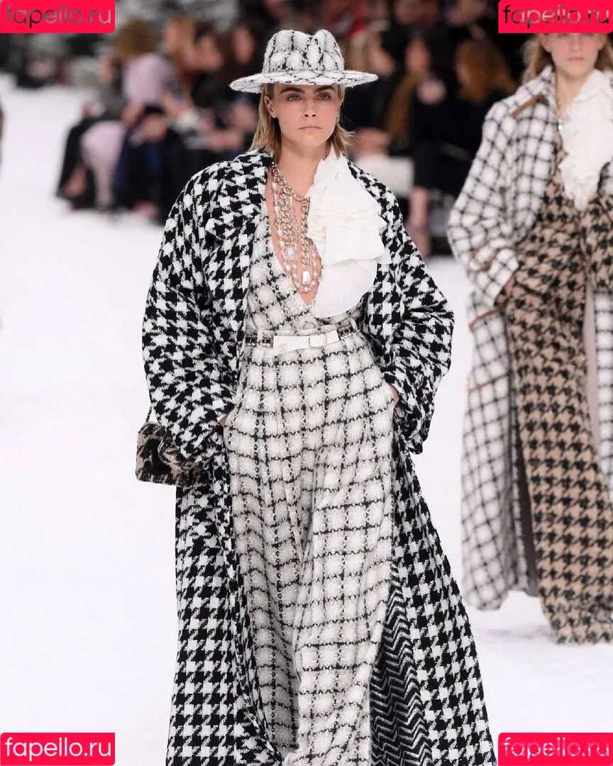 Cara Delevingne / caradelevingne Onlyfans Photo Gallery 