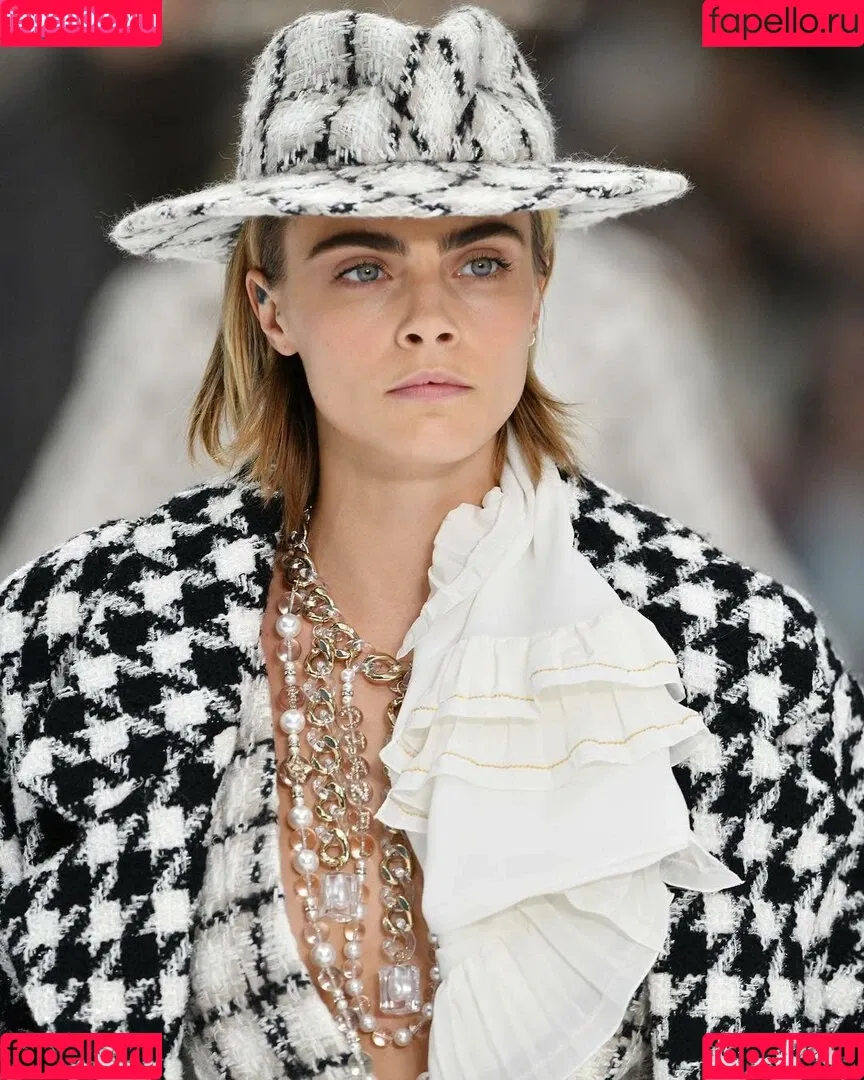 Cara Delevingne / caradelevingne Onlyfans Photo Gallery 