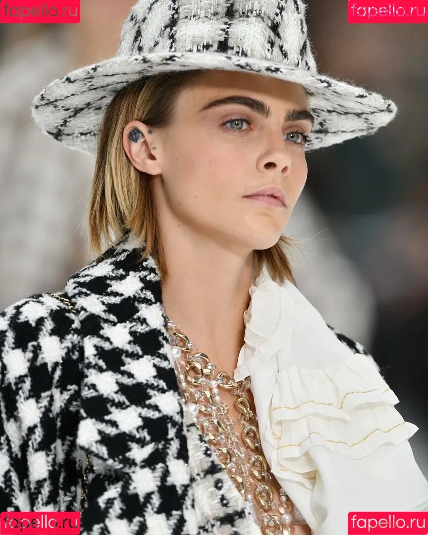 Cara Delevingne / caradelevingne Onlyfans Photo Gallery 