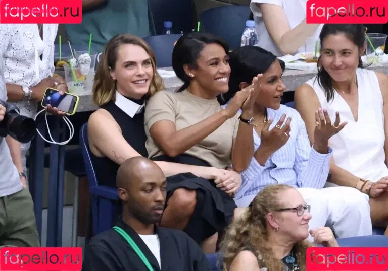 Cara Delevingne / caradelevingne Onlyfans Photo Gallery 