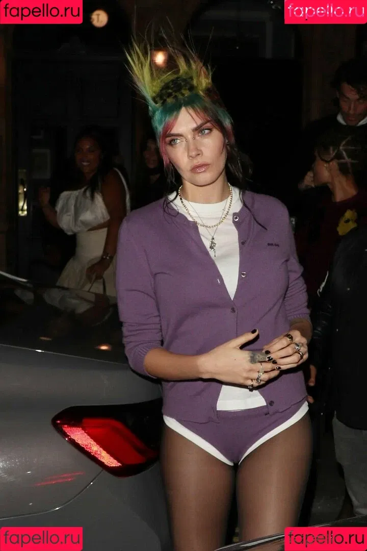Cara Delevingne / caradelevingne Onlyfans Photo Gallery 