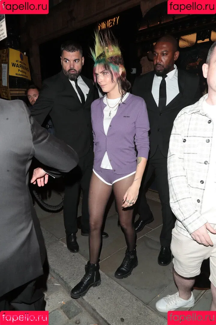 Cara Delevingne / caradelevingne Onlyfans Photo Gallery 