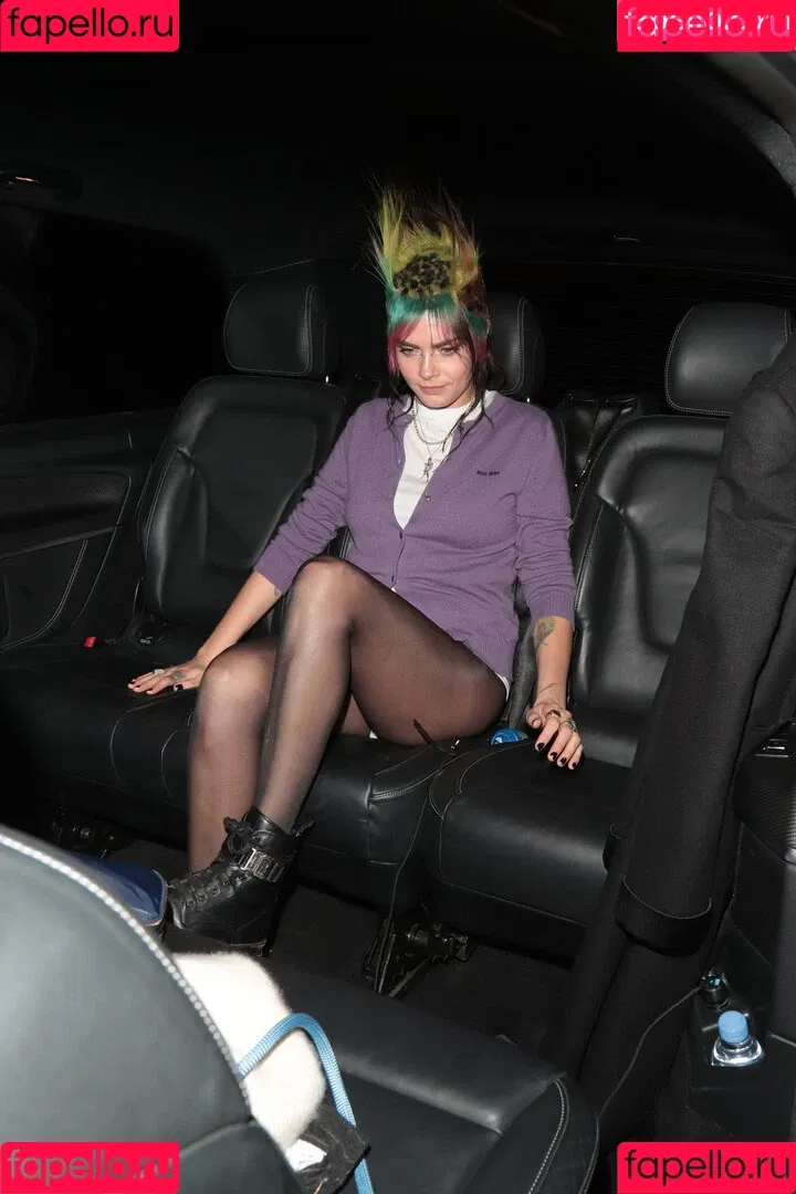 Cara Delevingne / caradelevingne Onlyfans Photo Gallery 