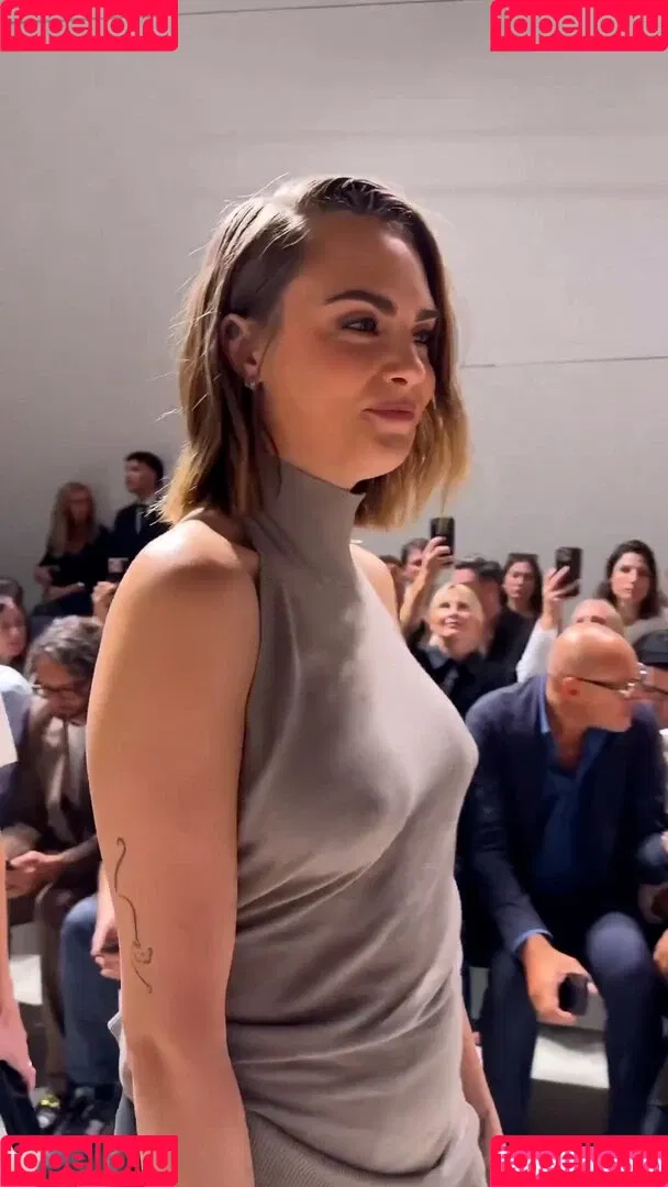 Cara Delevingne / caradelevingne Onlyfans Photo Gallery 