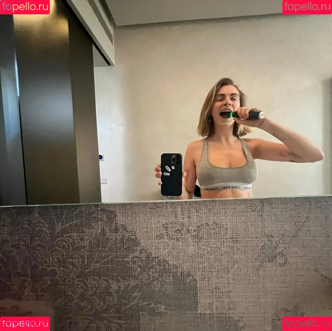 Cara Delevingne / caradelevingne Onlyfans Photo Gallery 