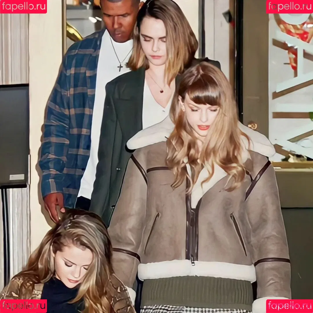 Cara Delevingne / caradelevingne Onlyfans Photo Gallery 