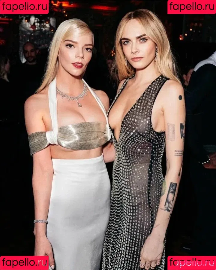 Cara Delevingne / caradelevingne Onlyfans Photo Gallery 