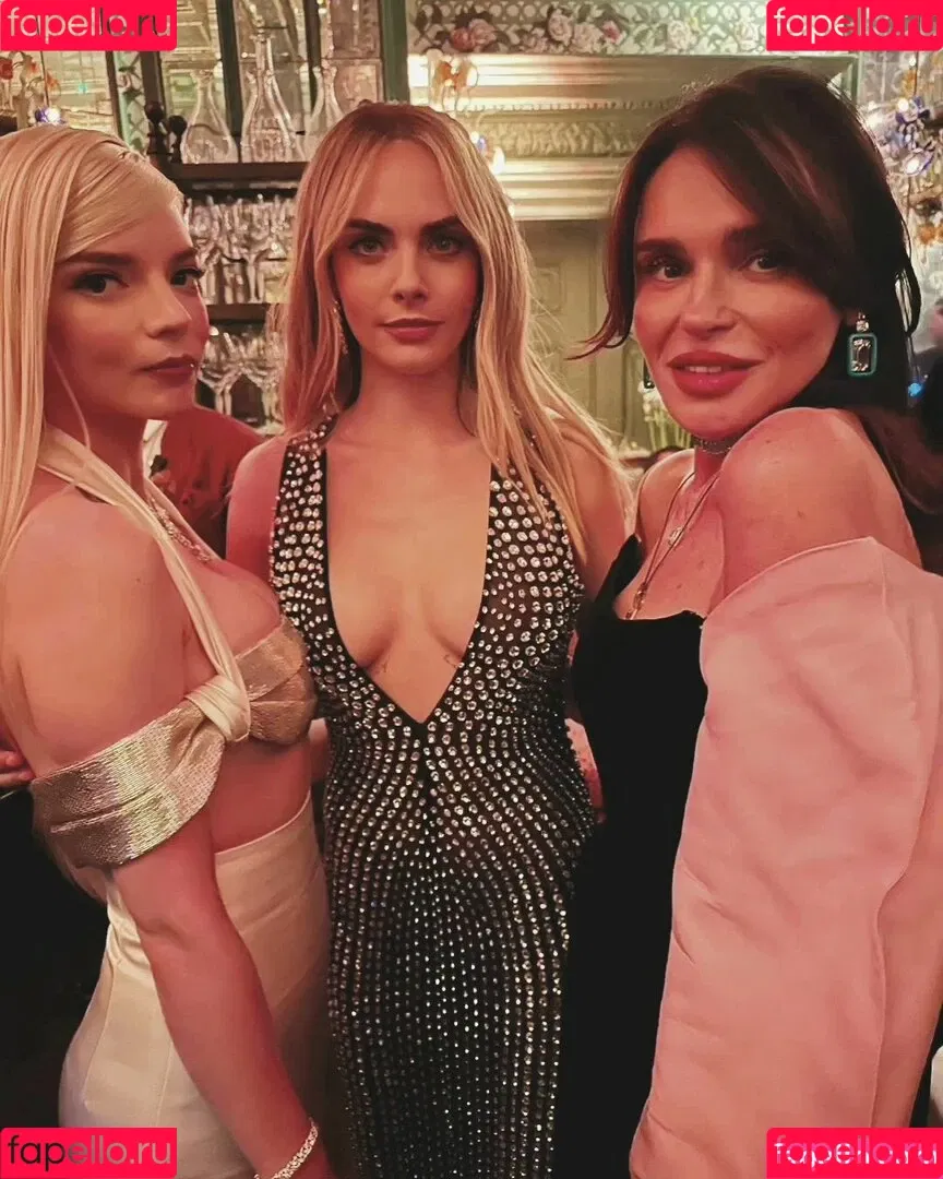 Cara Delevingne / caradelevingne Onlyfans Photo Gallery 