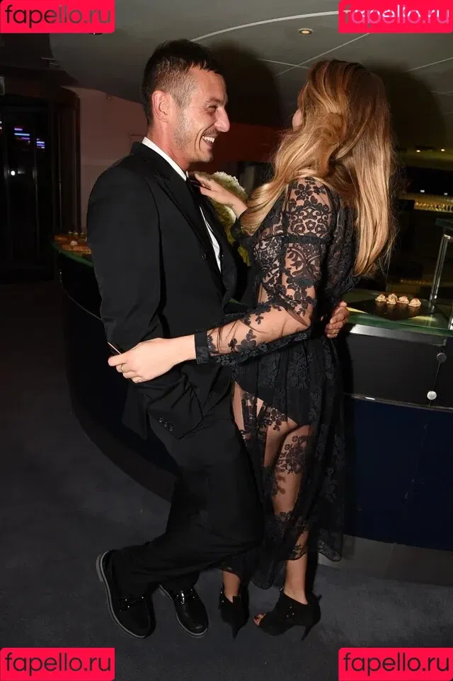 Cara Delevingne / caradelevingne Onlyfans Photo Gallery 