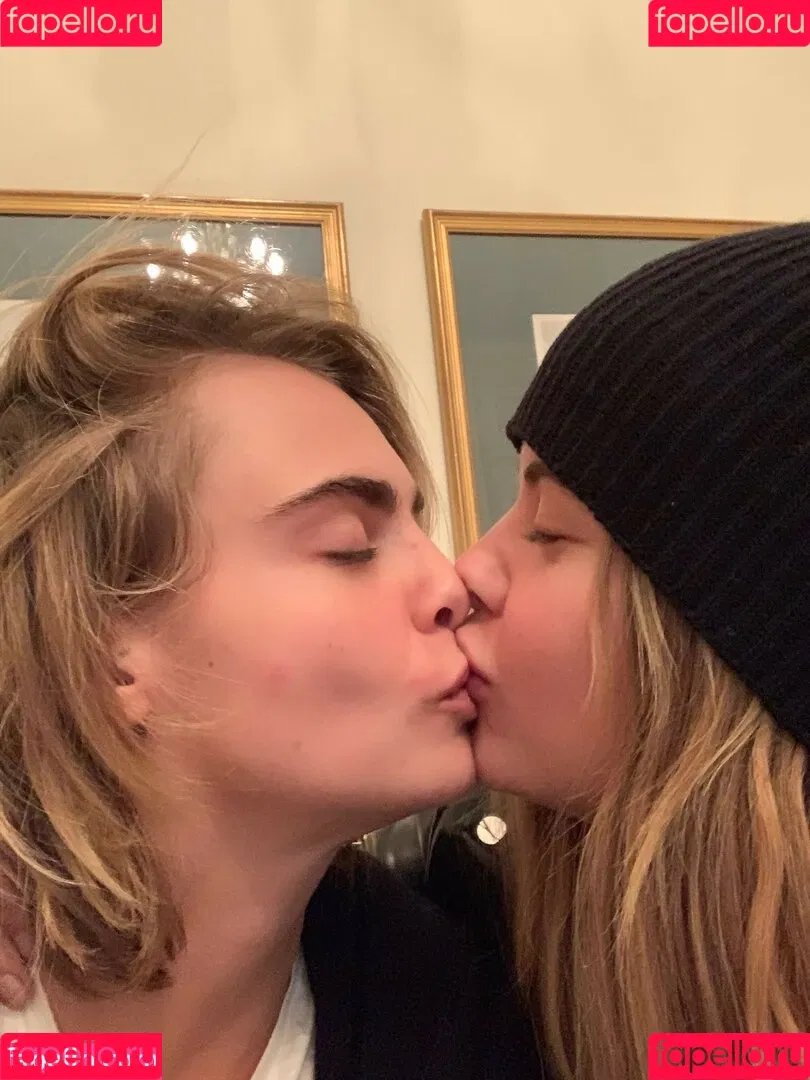 Cara Delevingne / caradelevingne Onlyfans Photo Gallery 