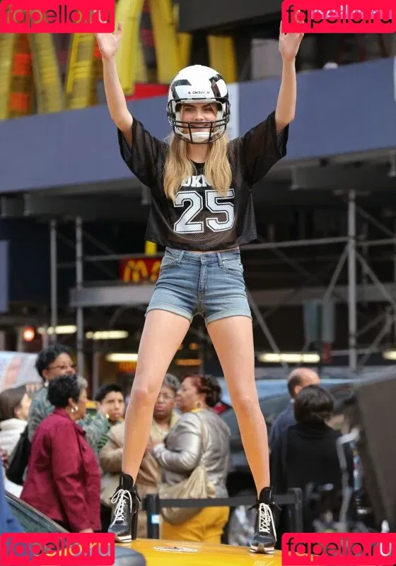 Cara Delevingne / caradelevingne Onlyfans Photo Gallery 