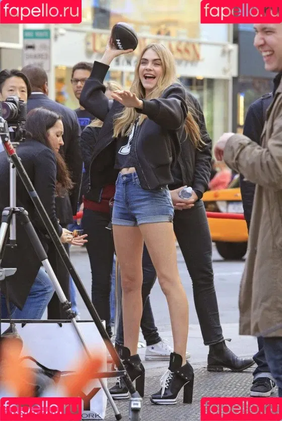 Cara Delevingne / caradelevingne Onlyfans Photo Gallery 