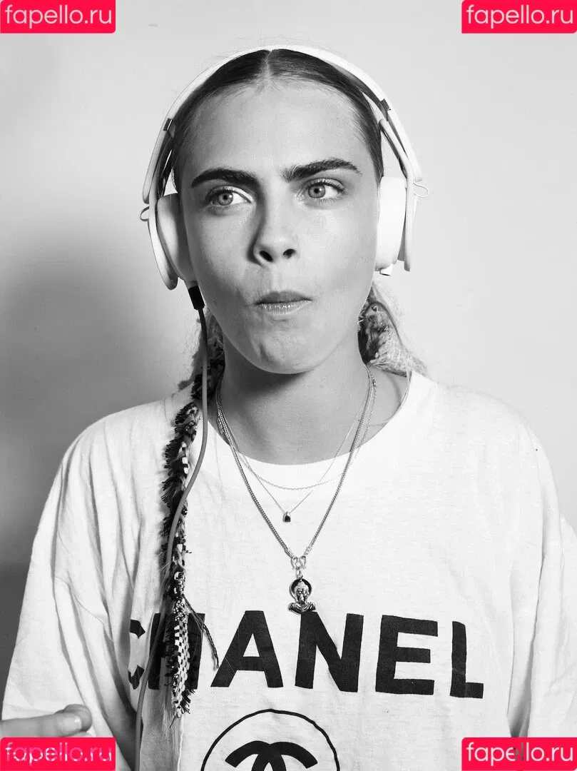 Cara Delevingne / caradelevingne Onlyfans Photo Gallery 