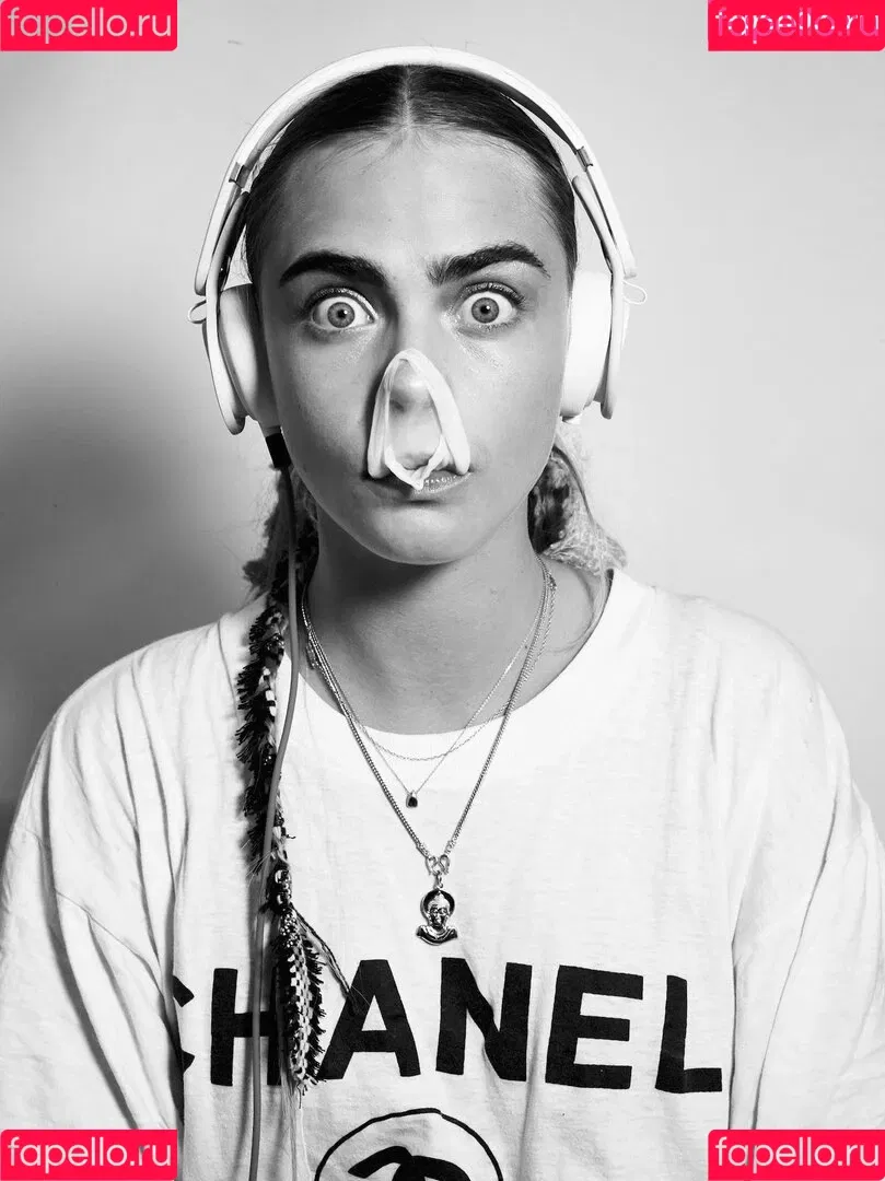 Cara Delevingne / caradelevingne Onlyfans Photo Gallery 