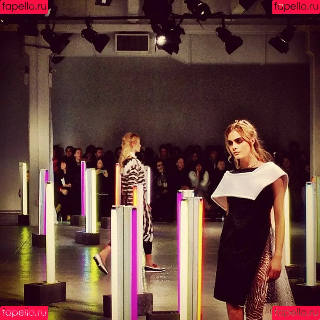 Cara Delevingne / caradelevingne Onlyfans Photo Gallery 