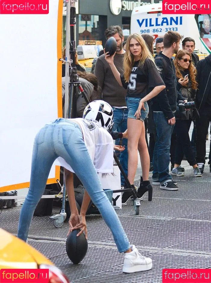 Cara Delevingne / caradelevingne Onlyfans Photo Gallery 