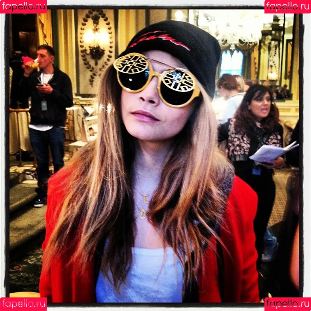 Cara Delevingne / caradelevingne Onlyfans Photo Gallery 