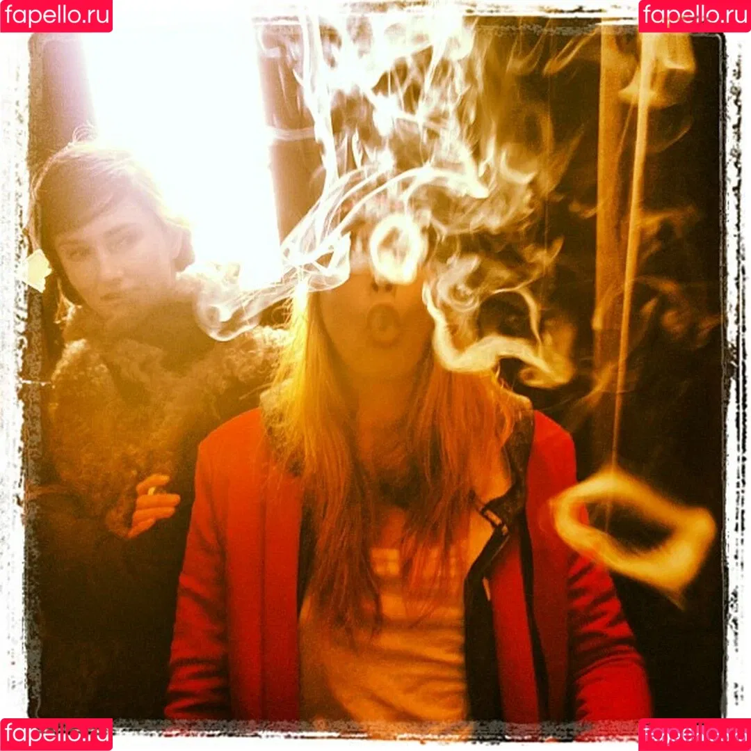 Cara Delevingne / caradelevingne Onlyfans Photo Gallery 