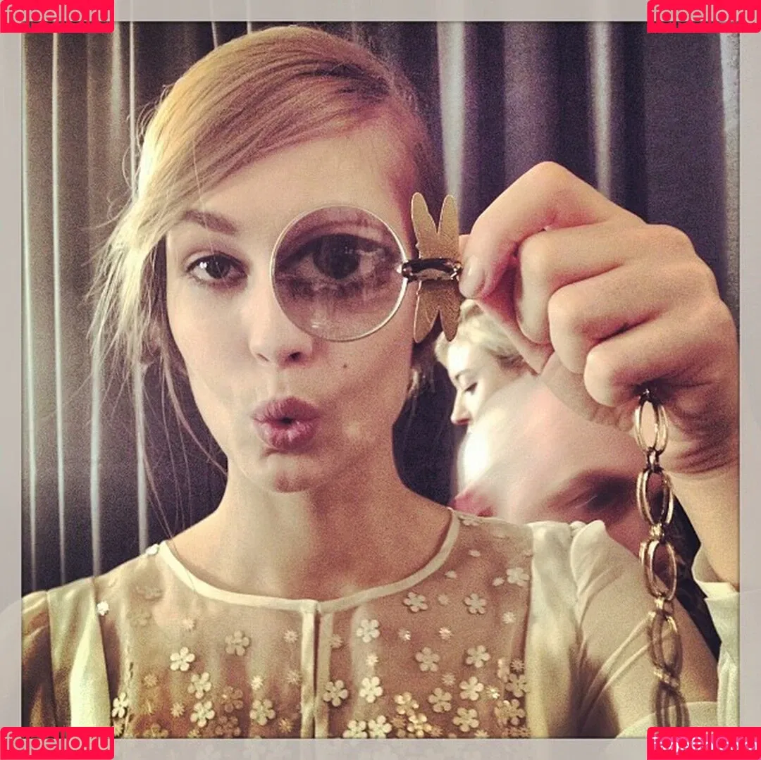 Cara Delevingne / caradelevingne Onlyfans Photo Gallery 