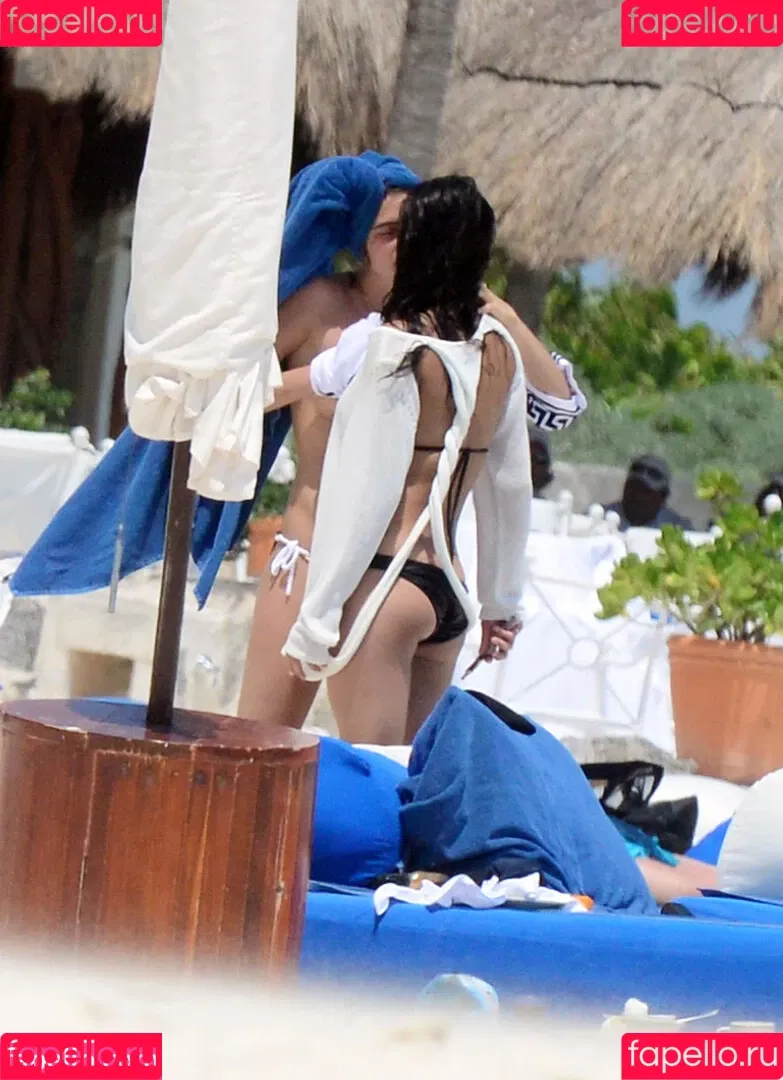 Cara Delevingne / caradelevingne Onlyfans Photo Gallery 