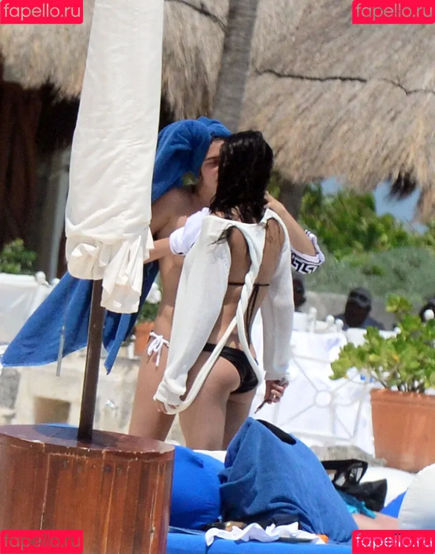 Cara Delevingne / caradelevingne Onlyfans Photo Gallery 