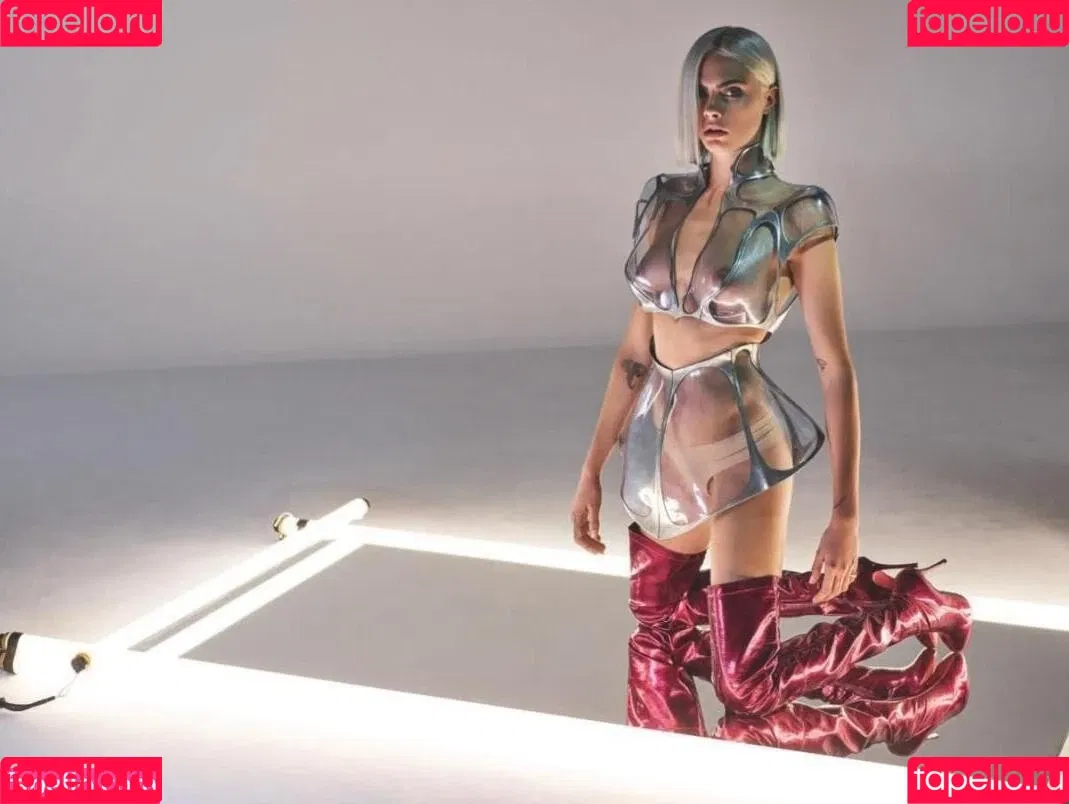 Cara Delevingne / caradelevingne Onlyfans Photo Gallery 