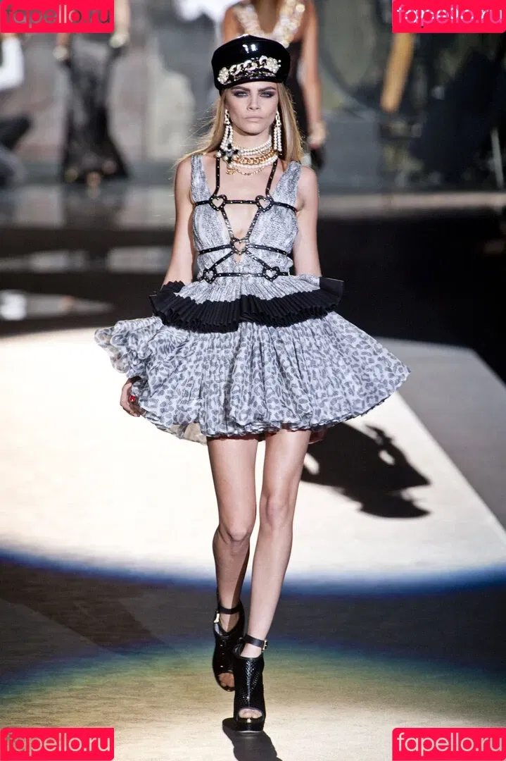 Cara Delevingne / caradelevingne Onlyfans Photo Gallery 