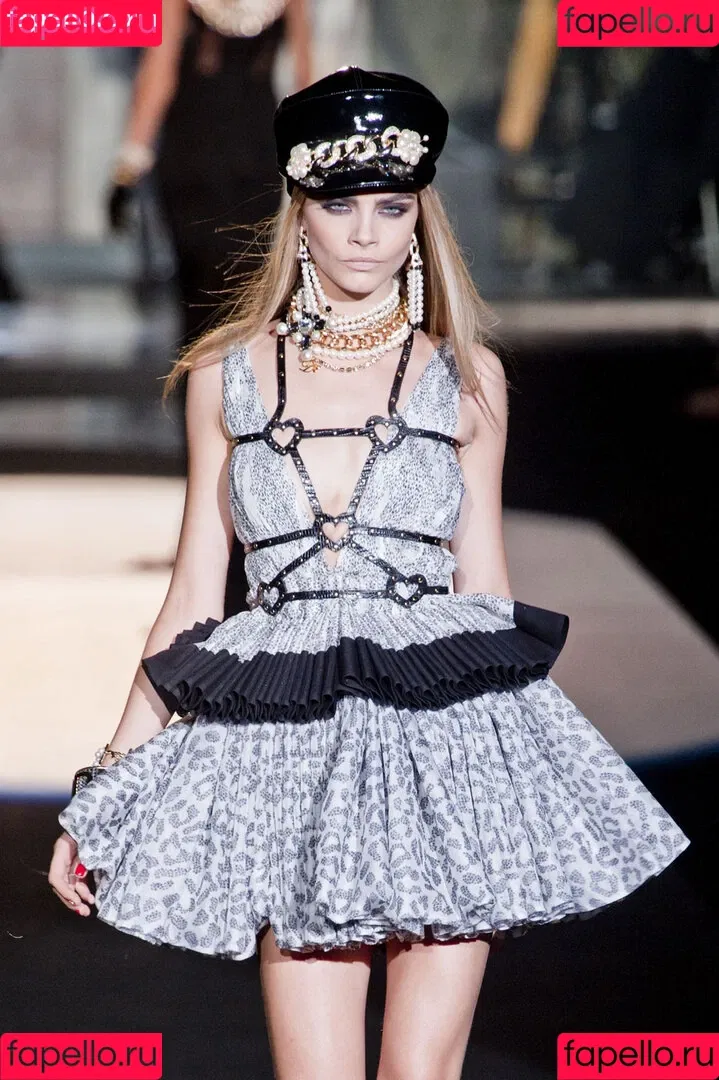 Cara Delevingne / caradelevingne Onlyfans Photo Gallery 