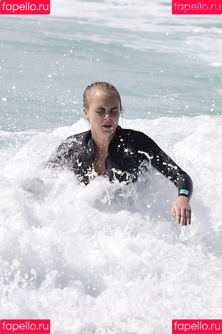 Cara Delevingne / caradelevingne Onlyfans Photo Gallery 