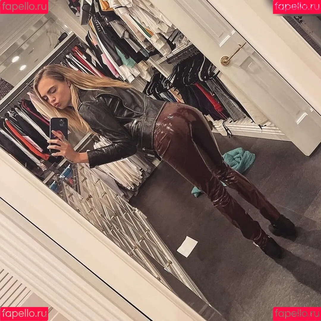 Cara Delevingne / caradelevingne Onlyfans Photo Gallery 