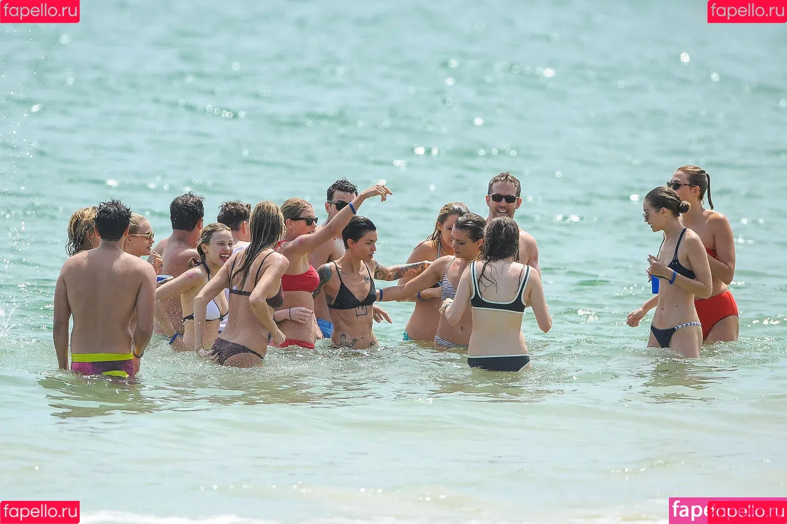 Cara Delevingne / caradelevingne Onlyfans Photo Gallery 