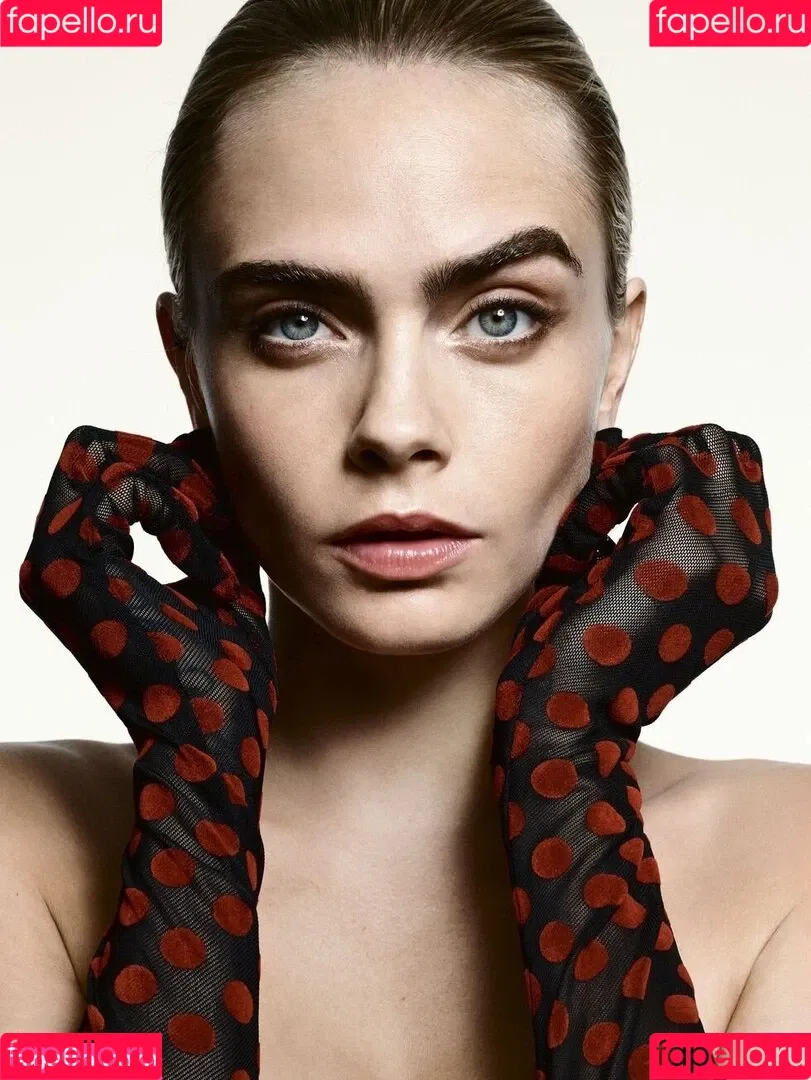 Cara Delevingne / caradelevingne Onlyfans Photo Gallery 