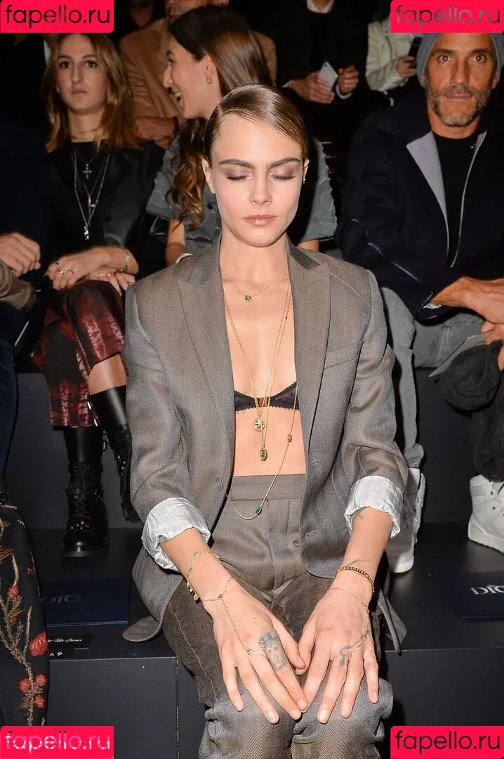 Cara Delevingne / caradelevingne Onlyfans Photo Gallery 