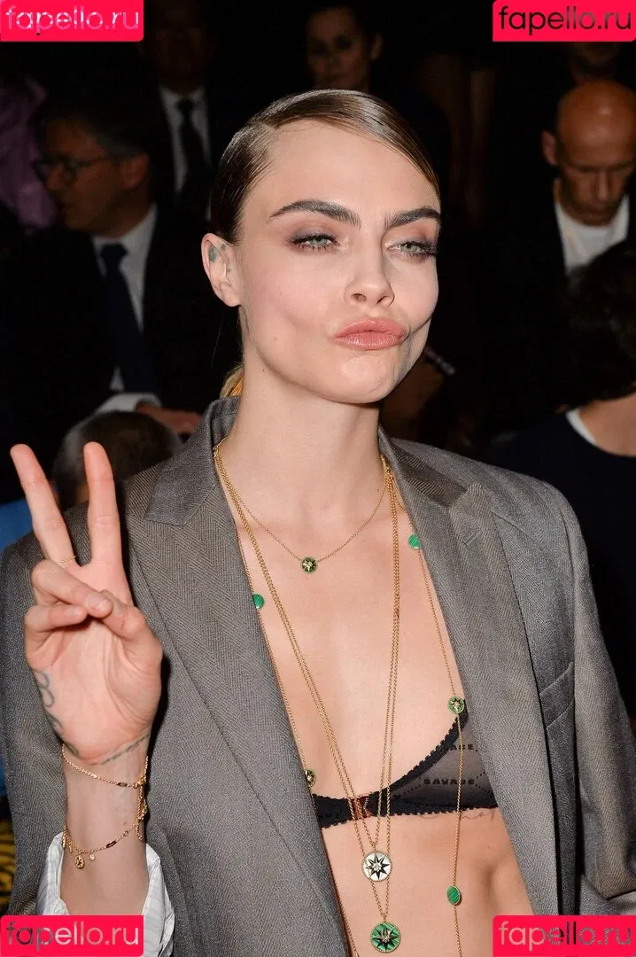 Cara Delevingne / caradelevingne Onlyfans Photo Gallery 