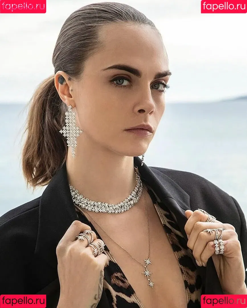 Cara Delevingne / caradelevingne Onlyfans Photo Gallery 