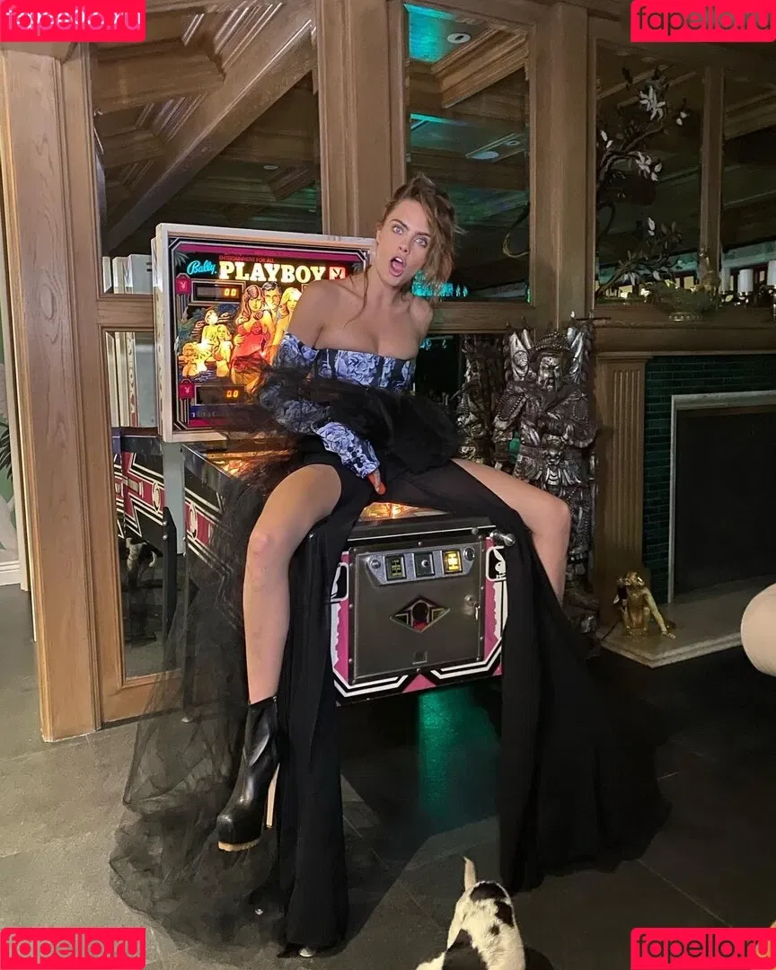 Cara Delevingne / caradelevingne Onlyfans Photo Gallery 