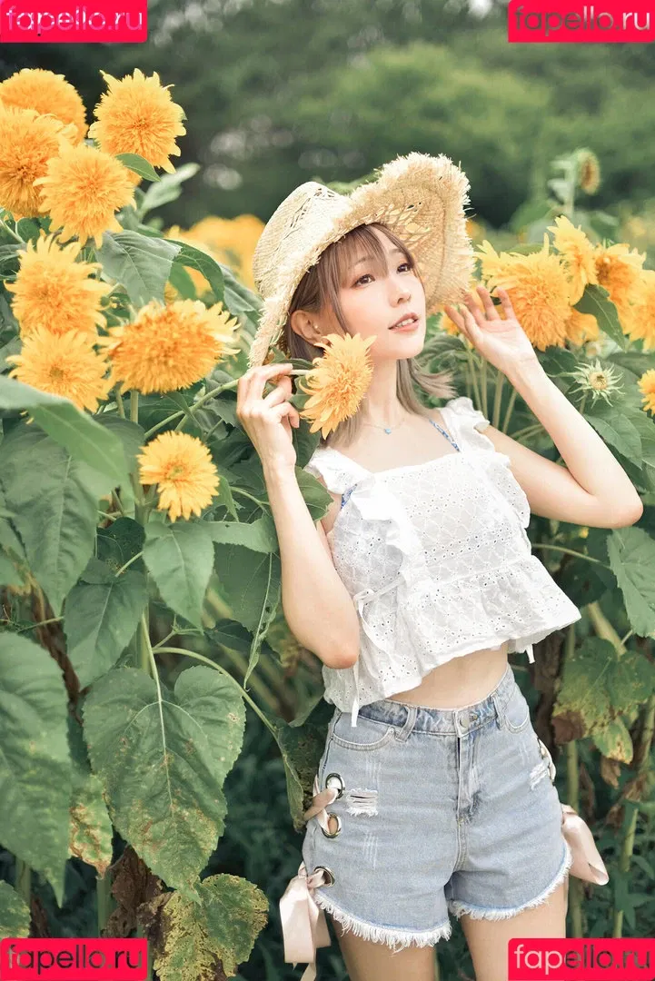 Ely Cosplay / Ely_eee / eeelyeee Onlyfans Photo Gallery 