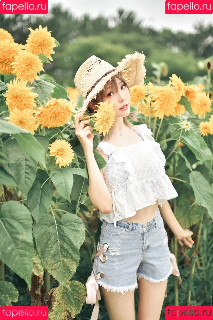 Ely Cosplay / Ely_eee / eeelyeee Onlyfans Photo Gallery 