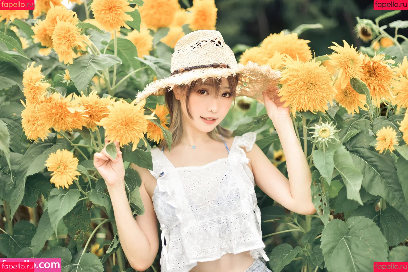 Ely Cosplay / Ely_eee / eeelyeee Onlyfans Photo Gallery 