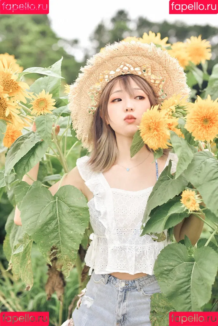 Ely Cosplay / Ely_eee / eeelyeee Onlyfans Photo Gallery 