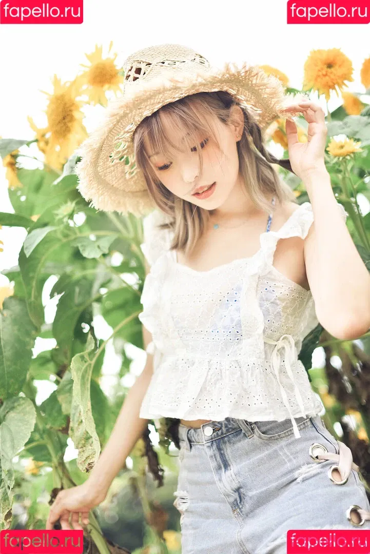 Ely Cosplay / Ely_eee / eeelyeee Onlyfans Photo Gallery 