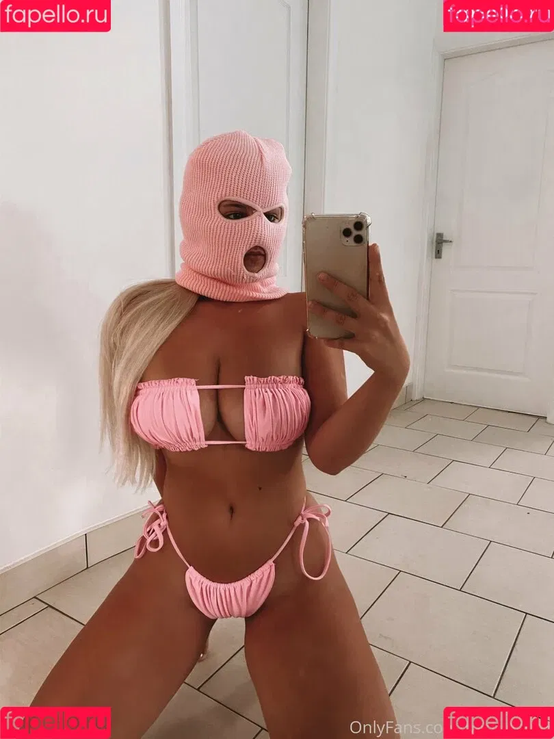 Apollonia Barbi / Apollonia Llewellyn / apolloniabarbi / apolloniallewellyn Onlyfans Photo Gallery 