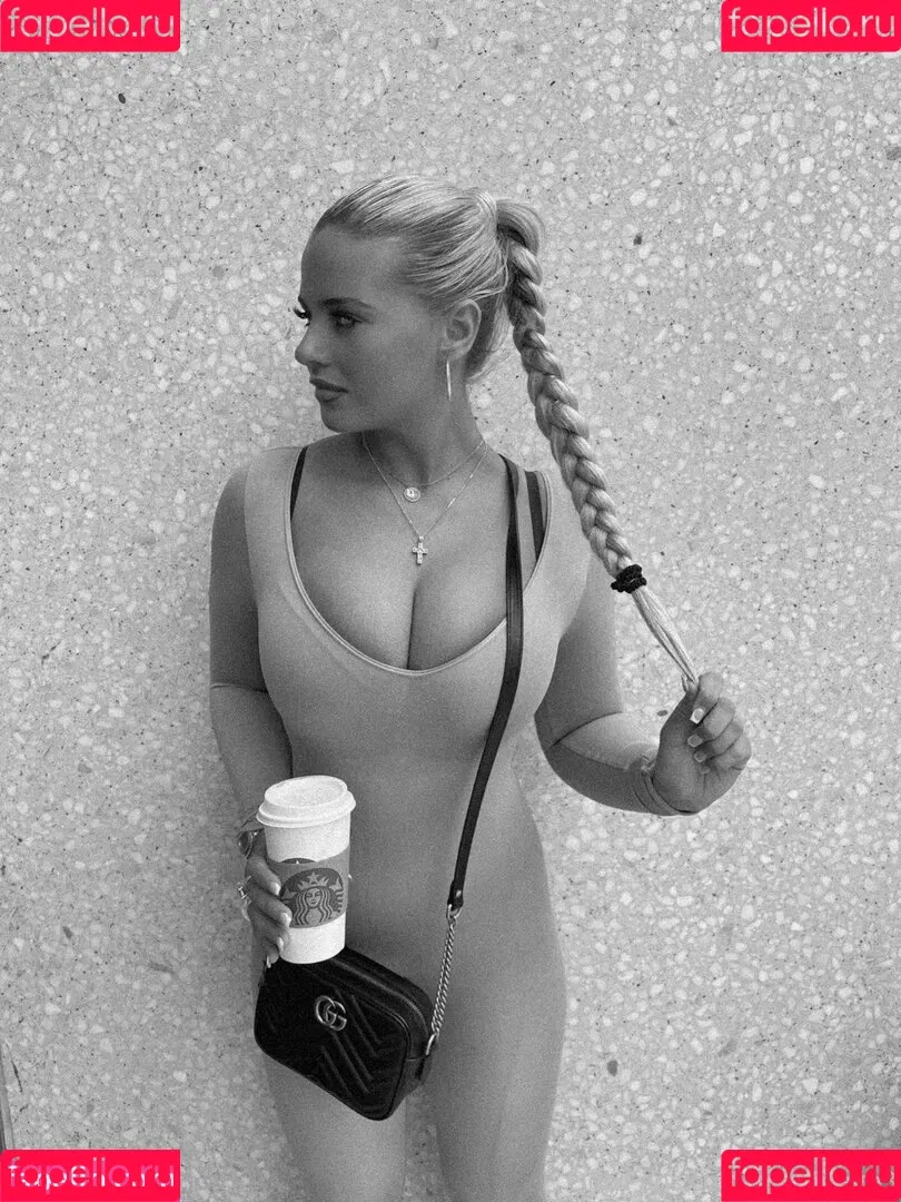 Apollonia Barbi / Apollonia Llewellyn / apolloniabarbi / apolloniallewellyn Onlyfans Photo Gallery 